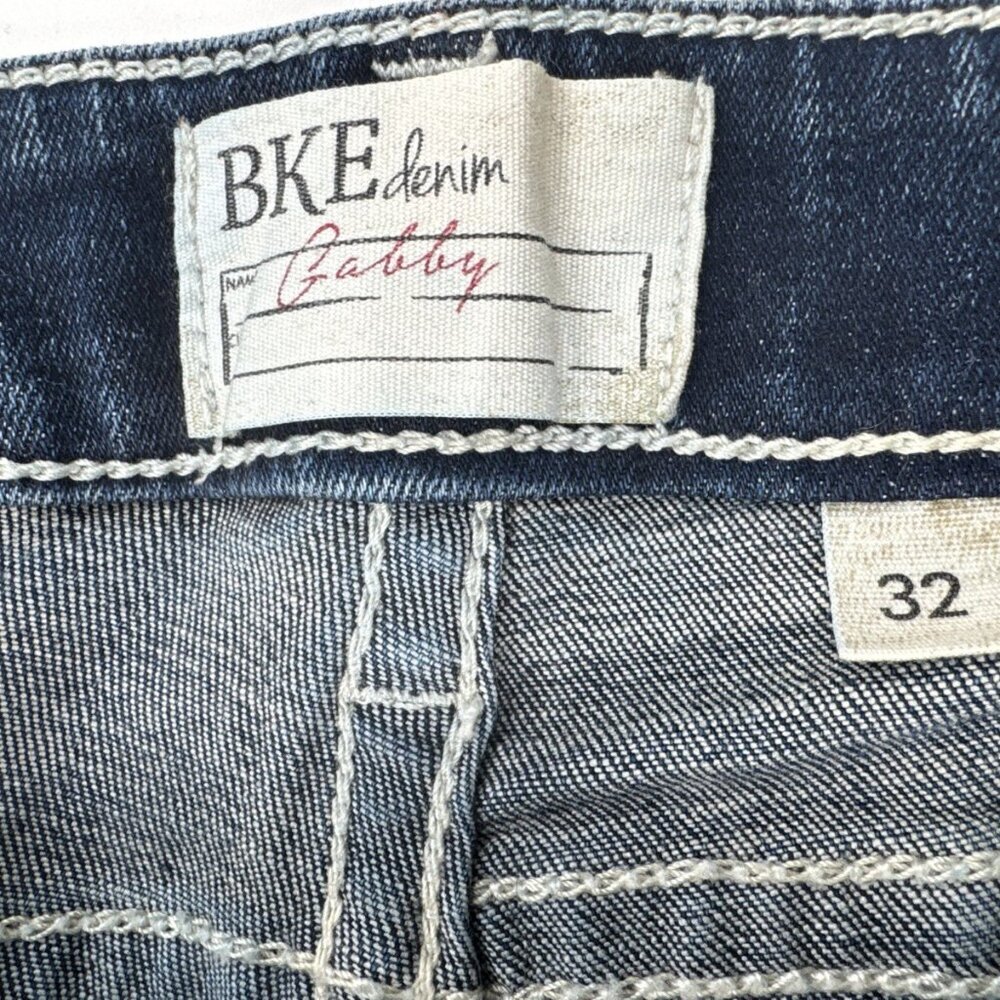 BKE Womens Gabby Jeans Size 32 Stretch Distressed Curvy Fit Straight Crop 34x25 - Picture 5 of 13